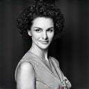 Ritratto in bianco e nero di Elena Rossi, Maestro Falegname di Modulo Design.